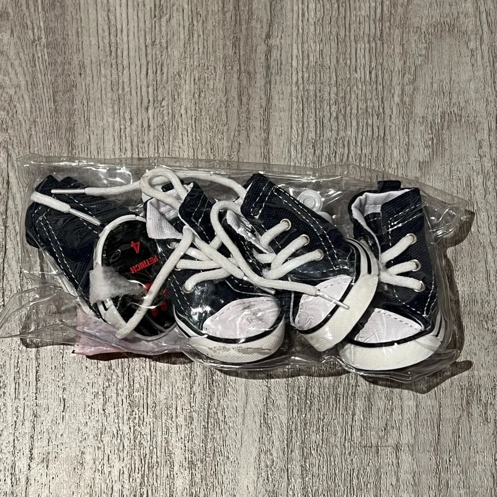 Cat shoes “converse style”